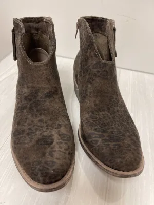 Boots Ankle Heels By Cmc  Size: 8.5