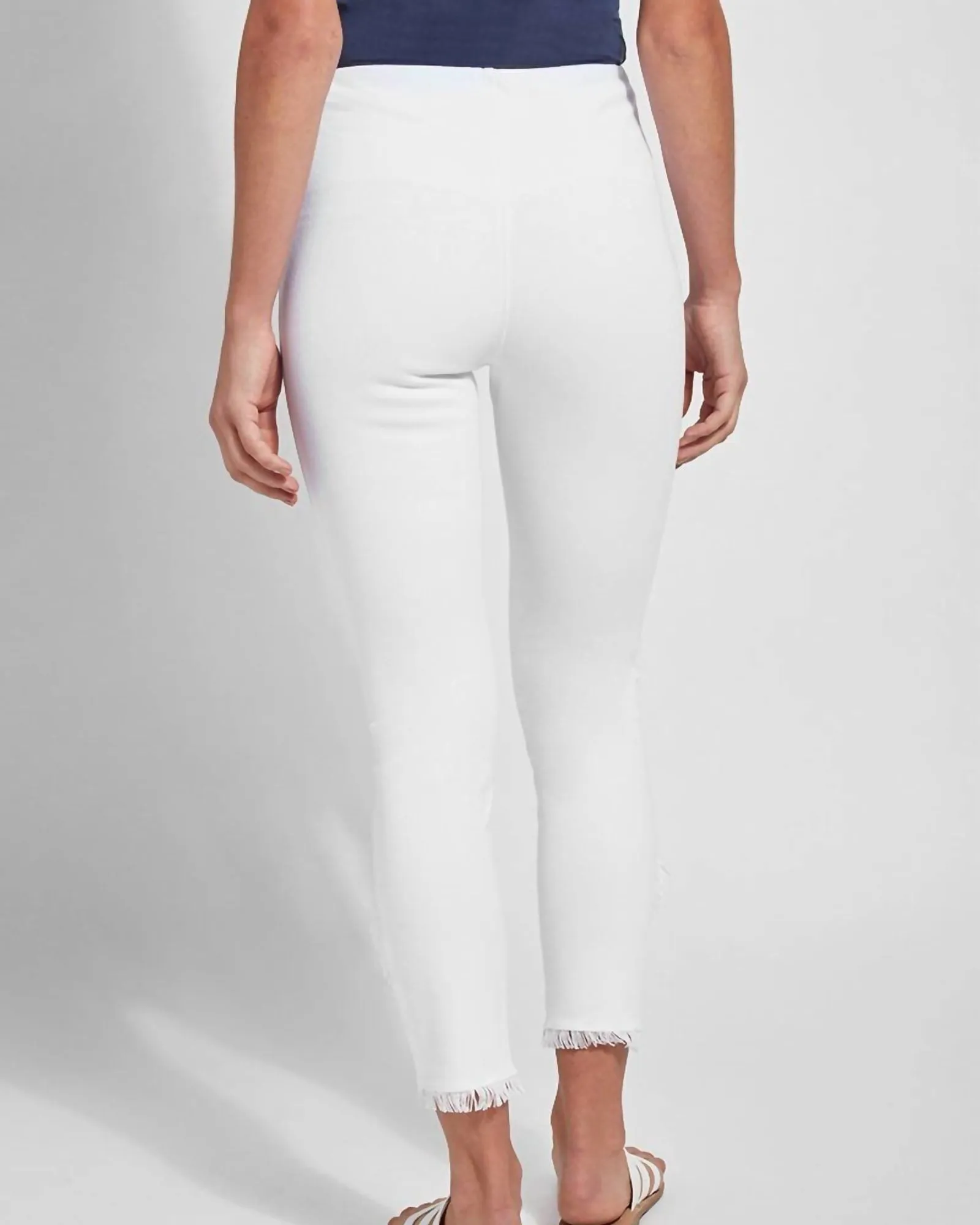 Fringe Bottom Capris In White | White