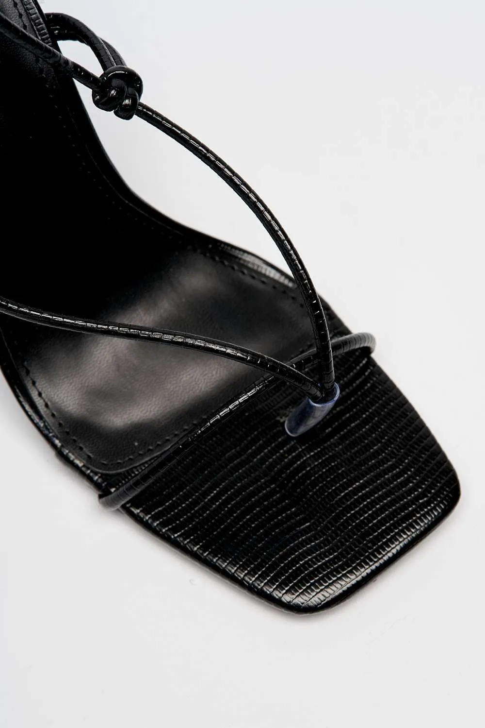 Kirby Toe Post Knot Detail Lace Up Block Heel Sandal in Black