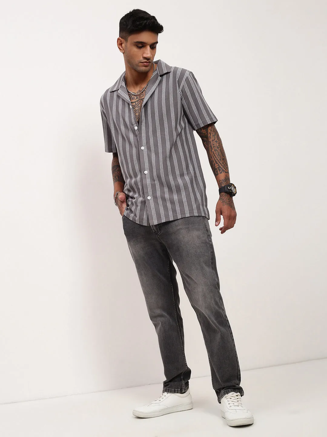 Men Grey Solid Straight Fit Stretchable Jeans