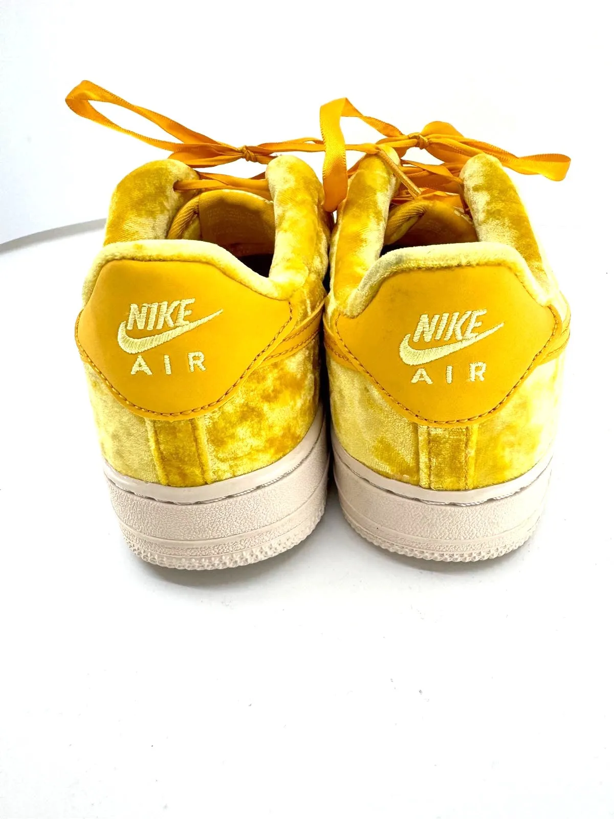 NIKE AIR FORCE 1 LV8 MINERAL GOLD LIMITED EDITION VELVET SNEAKERS